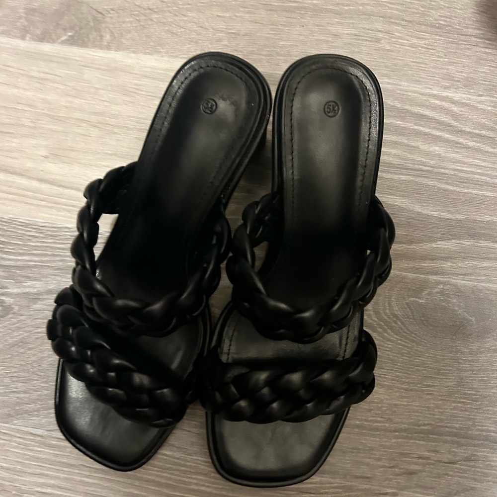 Women’s sandals
